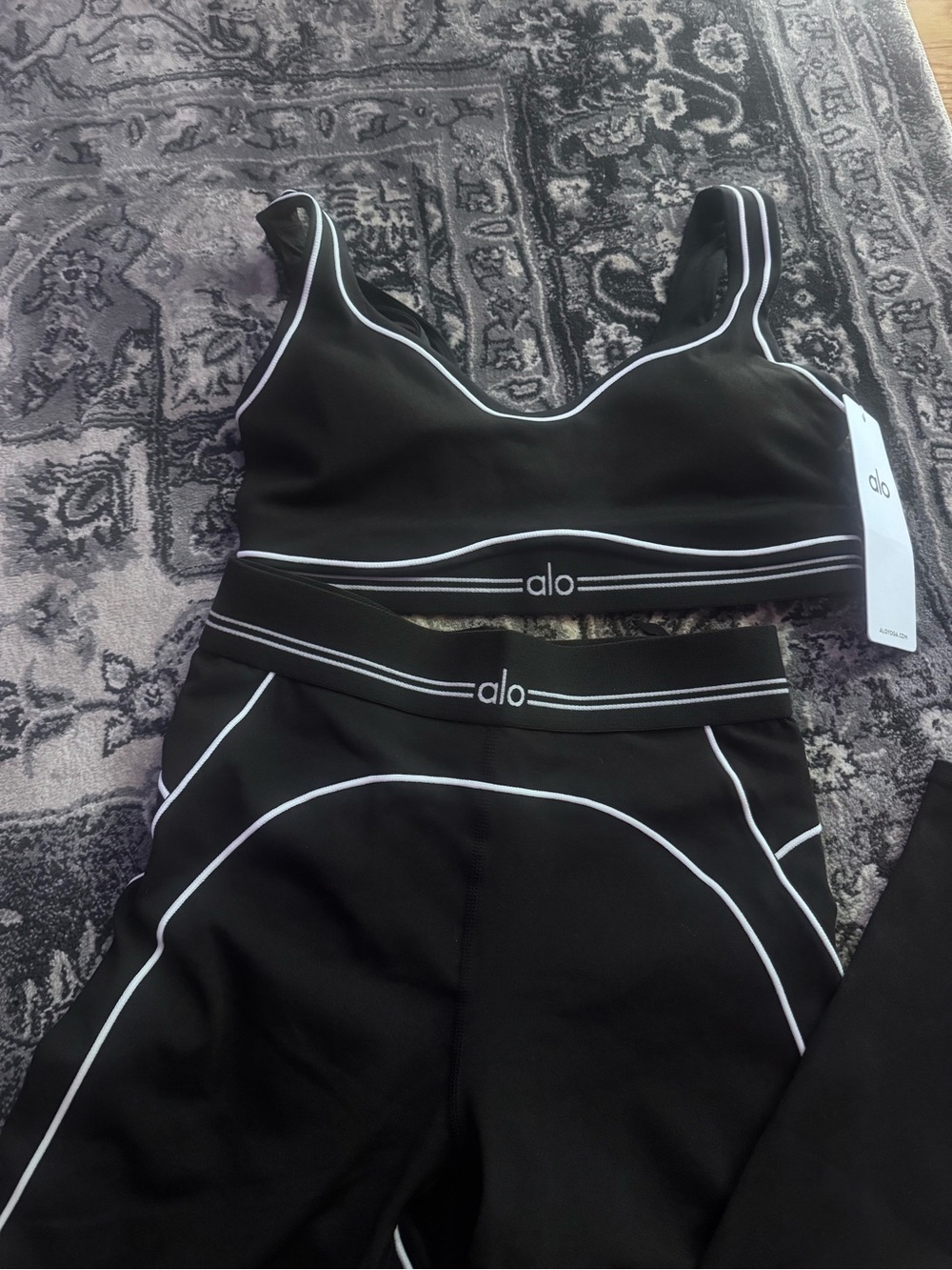 ALO Yoga Black Sports Bra with White Contrast Piping